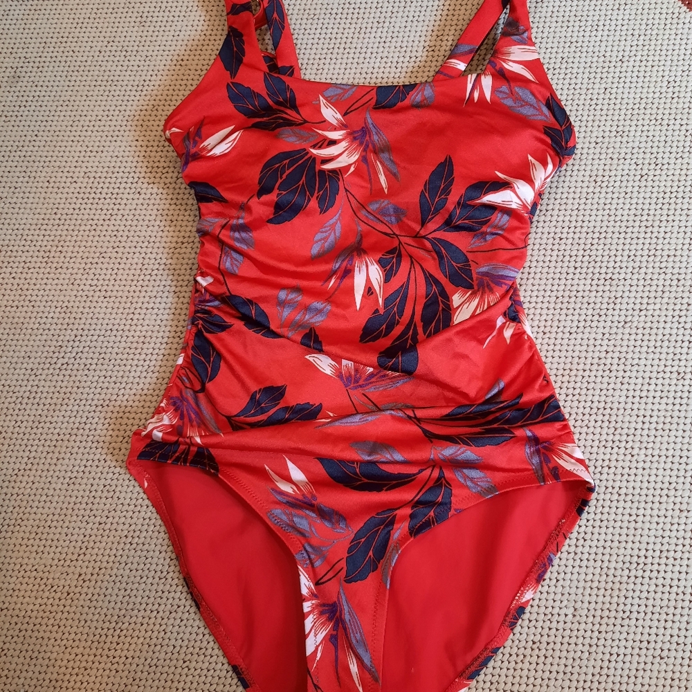 Athleta 1 piece swimsuit XS red leafy rouched